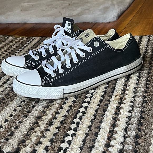 Chuck Taylor’s - Picture 2 of 5